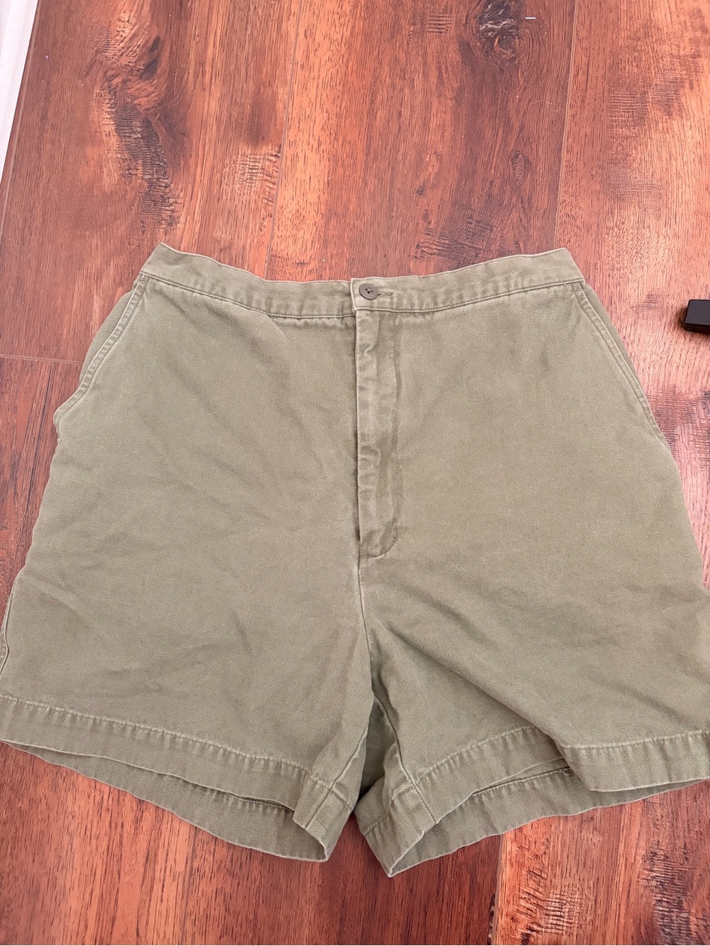 Classic 90s Eddie Bauer Women's Olive Green Cotton Shorts